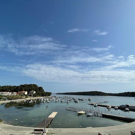 Apartmani Ruzarija Rab Town Exteriér fotografie